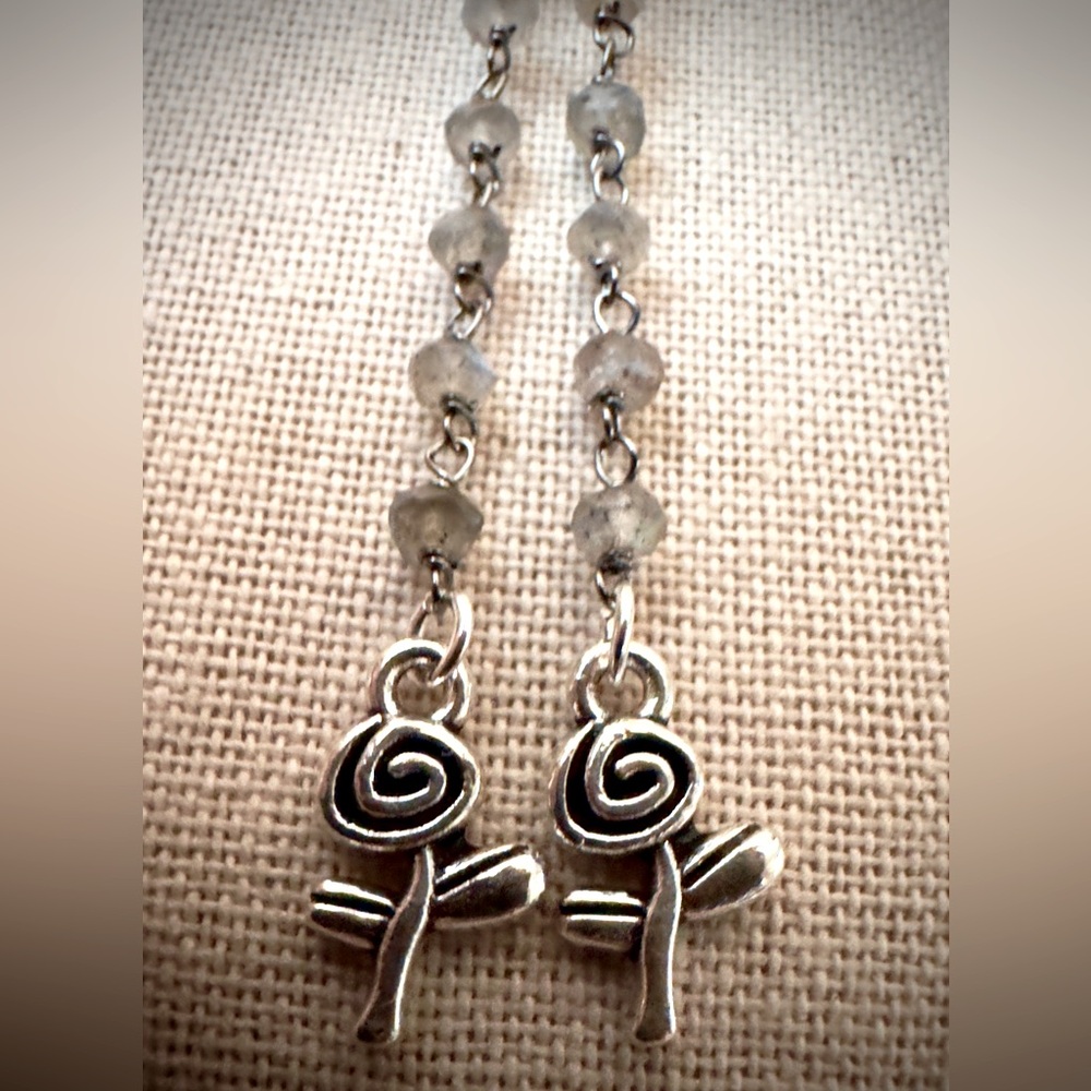 🌹Handcrafted ‘Labradorite & Roses’ Drop Chain Earrings❣️ - Picture 2 of 3